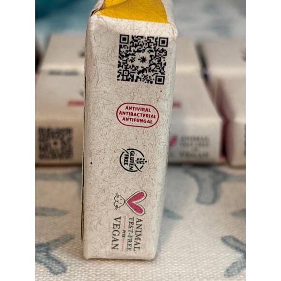 Wembé Natural Soaps Mini Size Variety Pack - Picture 4 of 8